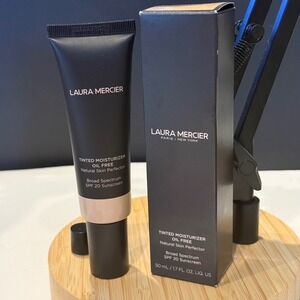 Laura Mercier • Tinted Moisturizer • Porcelain 1W1 • 1.7oz • NIB • EXP 10/26